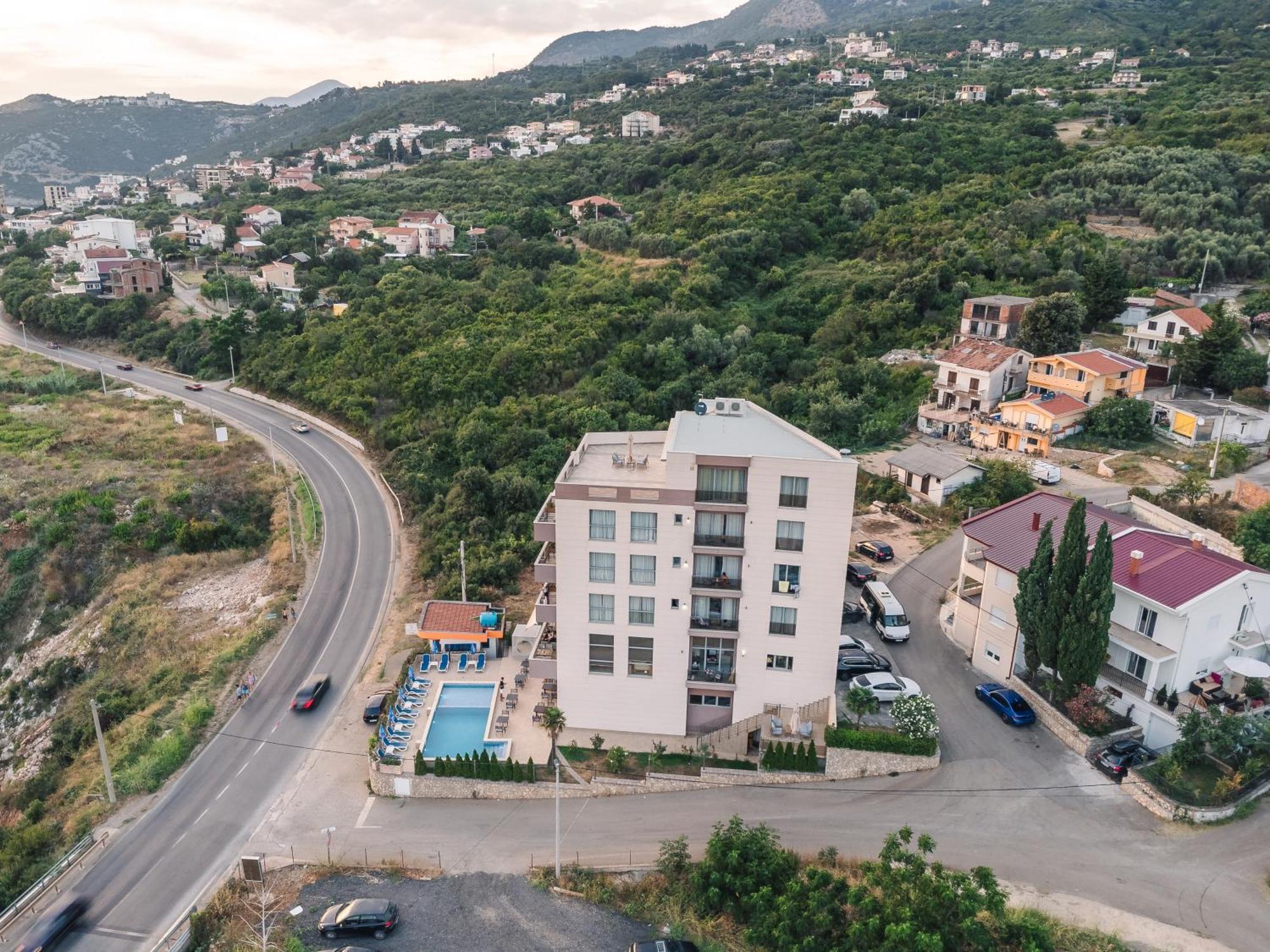 Lux Hotel M Dobra Voda Exterior foto